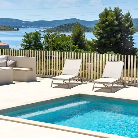 Hébergement de vacances My Dalmatia - Sea View Ronoda With Private Pool & Sauna
