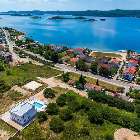 My Dalmatia - Sea View Ronoda With Private Pool & Sauna