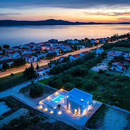 My Dalmatia - Sea View Ronoda With Private Pool & Sauna